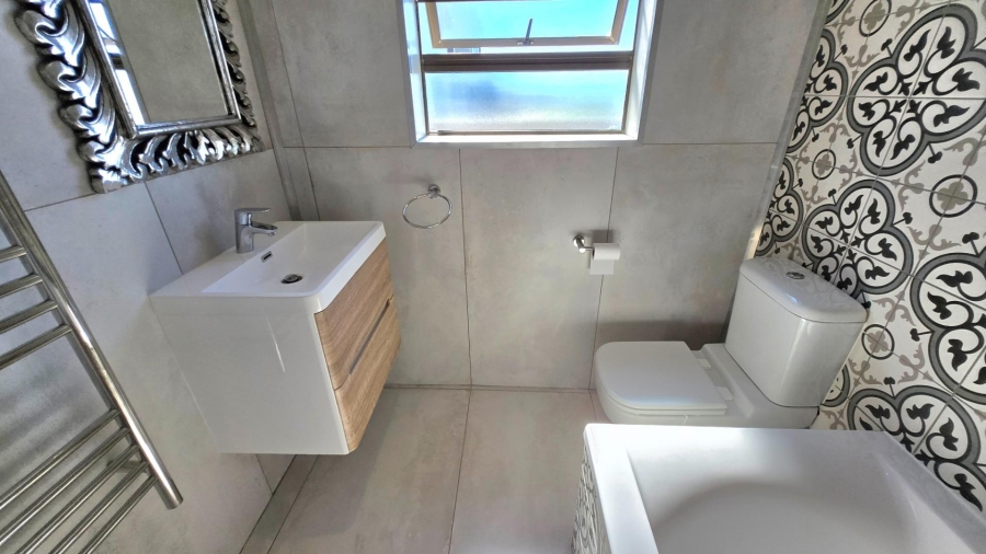 4 Bedroom Property for Sale in Kleinbaai Western Cape